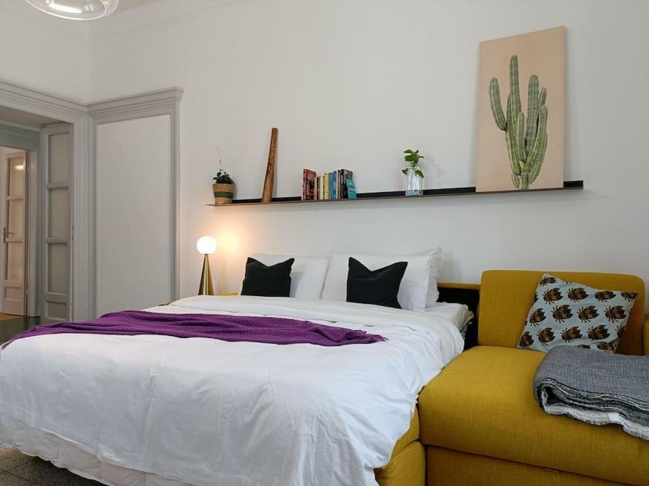 Stylish Flat Near Station And City Center Como Bagian luar foto